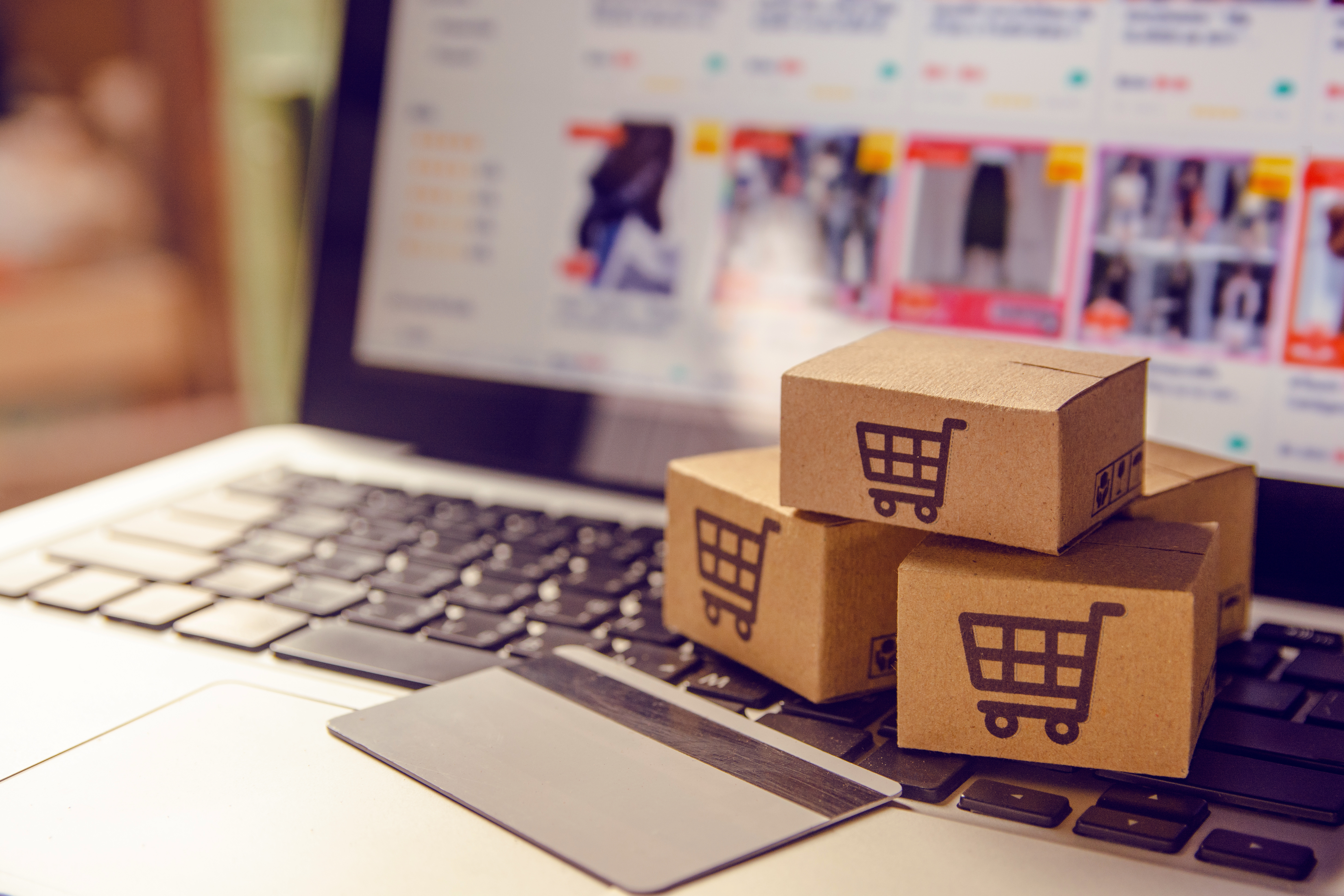 The Opportunities & Challenges of Online Retail Marketplaces